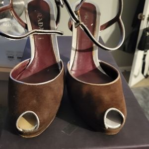 PRADA AUTHENTIC PRE OWNED   brown suede camoscio heels